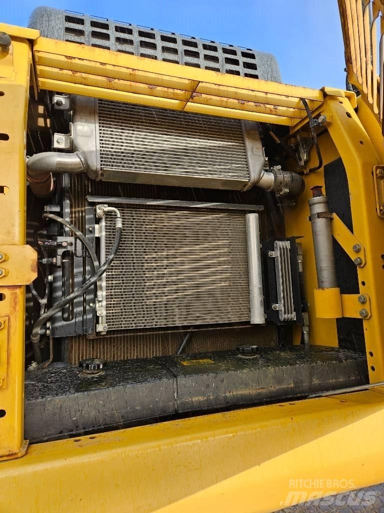 Komatsu PC210LC-11 Pásová rýpadla