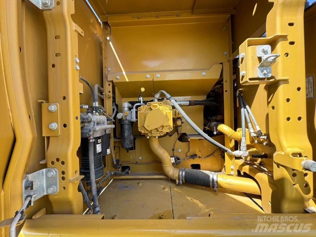 CAT 323GC Pásová rýpadla