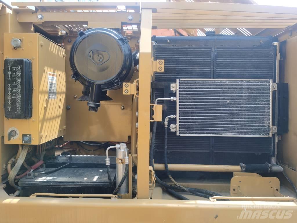 CAT 320 C L Pásová rýpadla