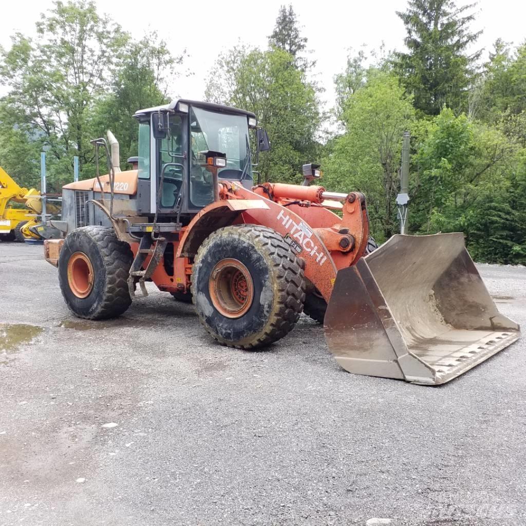Hitachi ZW 220 Kolové nakladače