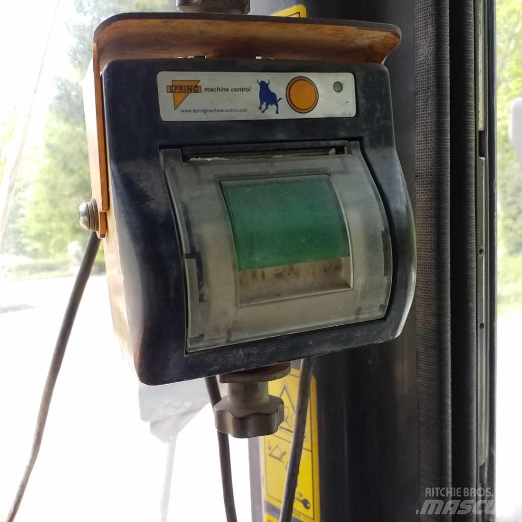 Hitachi ZW 220 Kolové nakladače