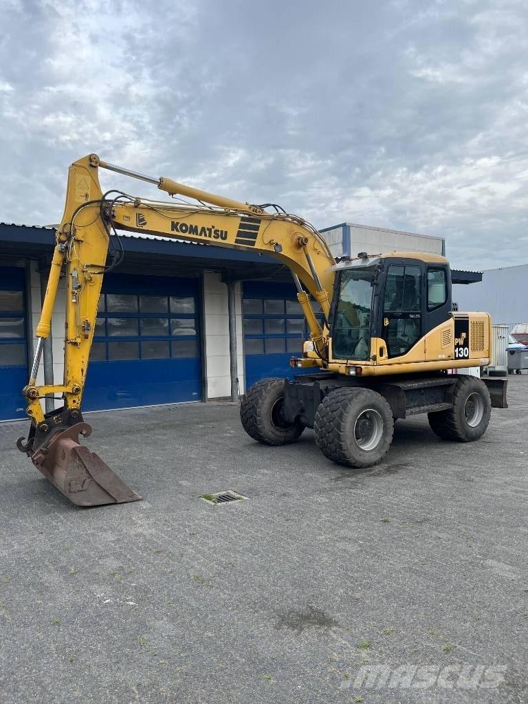 Komatsu PW 130-7K Kolová rýpadla