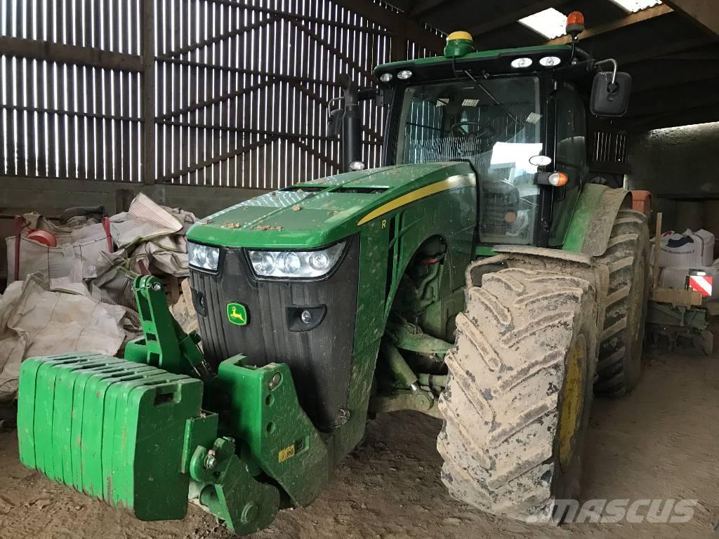 John Deere 8260 R Traktory