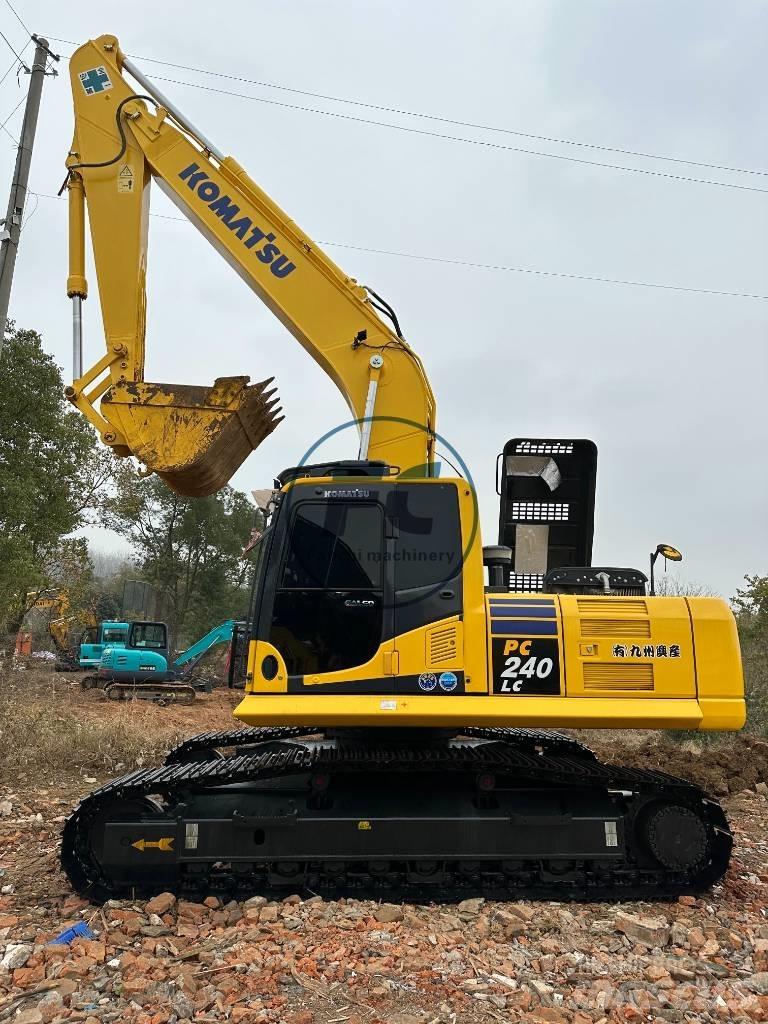 Komatsu PC 240-8 Pásová rýpadla