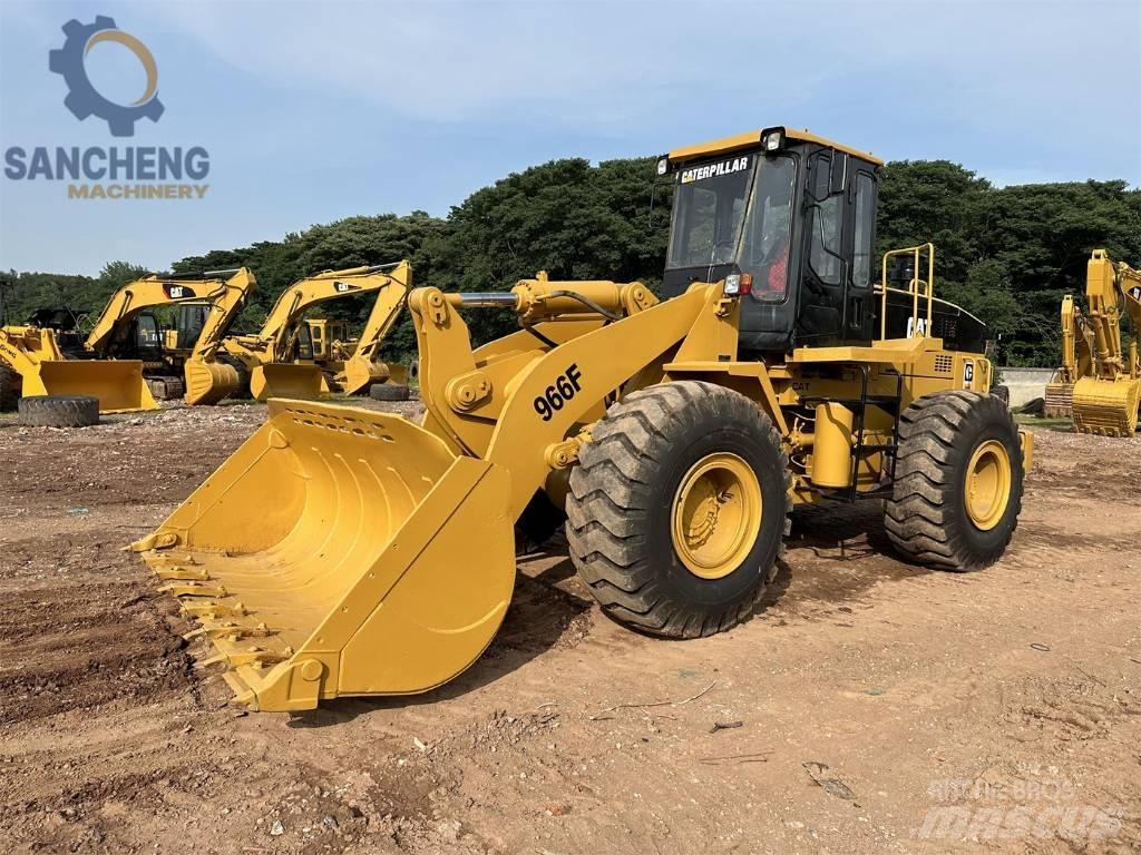 CAT 966 F Kolové nakladače