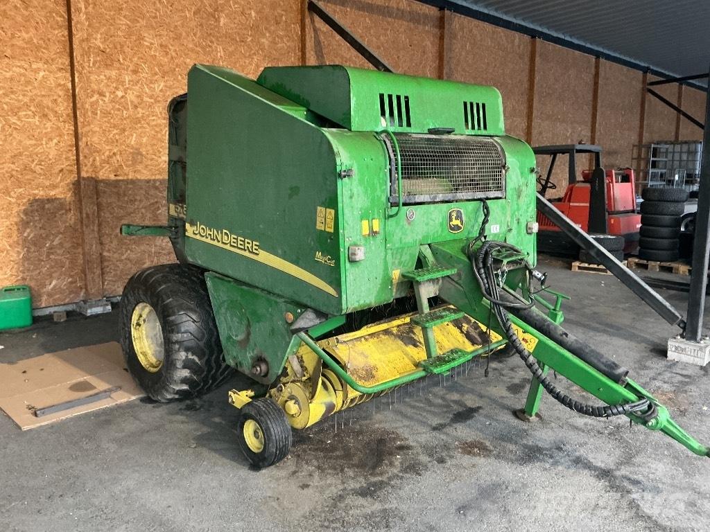 John Deere 578 Lis na válcové balíky