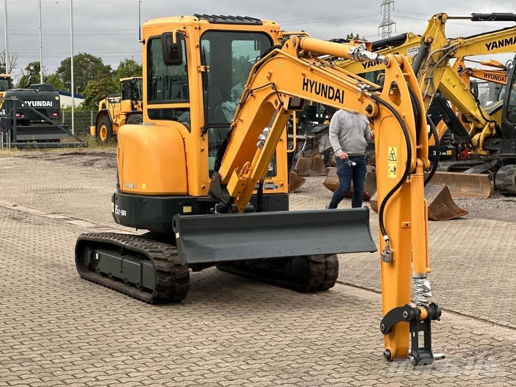 Hyundai R35Z 9A Mini rýpadla < 7t