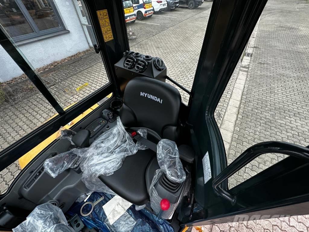 Hyundai R35Z 9A Mini rýpadla < 7t