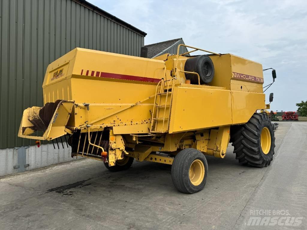 New Holland TX 36 Sklízecí mlátičky