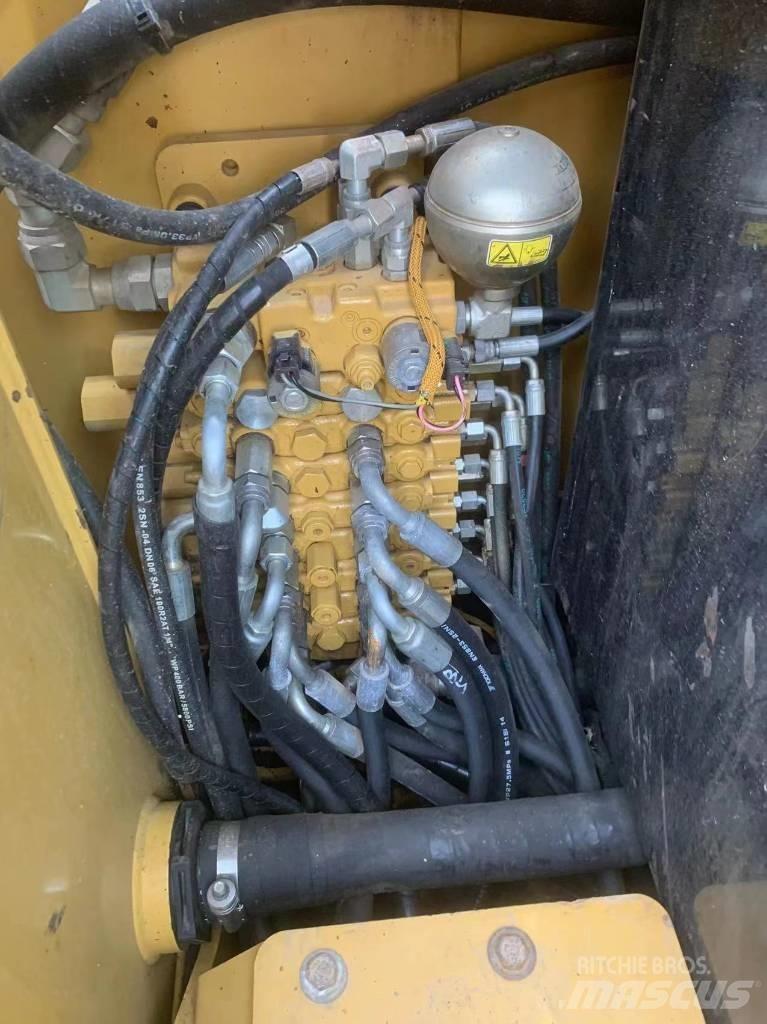 CAT 306E2 Pásová rýpadla