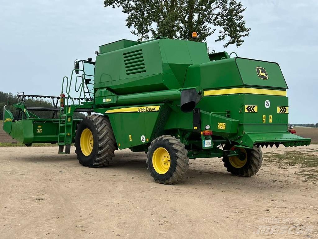 John Deere 1570 Sklízecí mlátičky