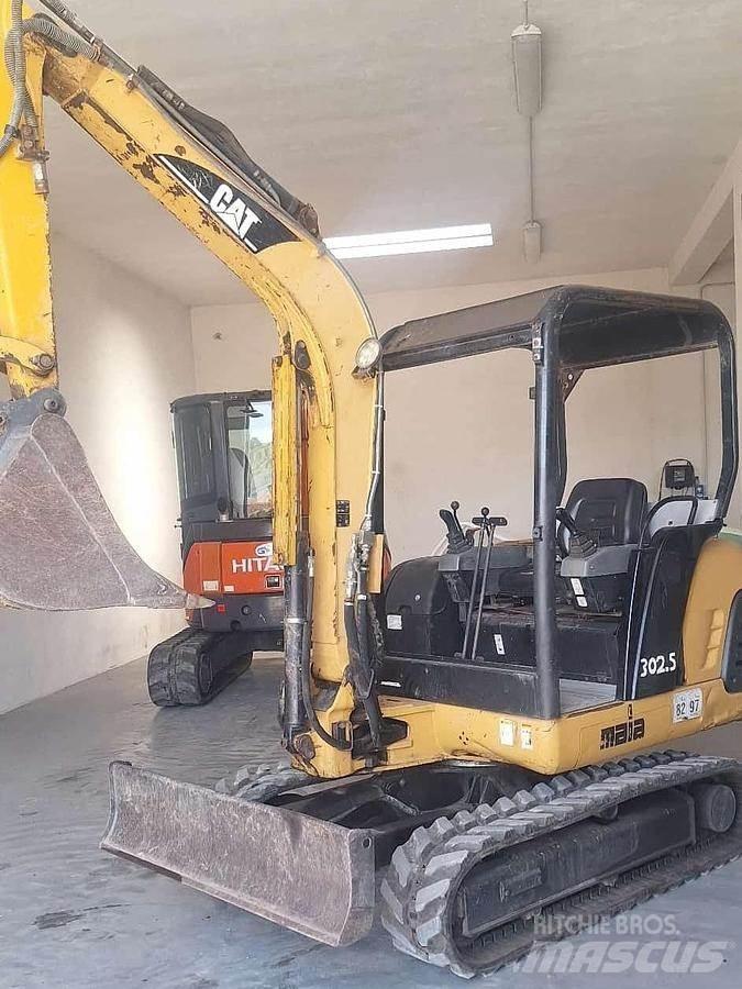 CAT 302.5 Mini rýpadla < 7t