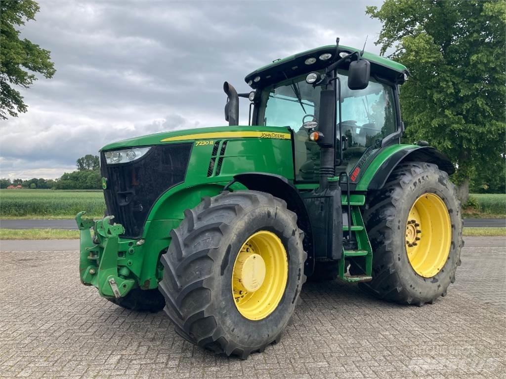 John Deere 7230R Traktory