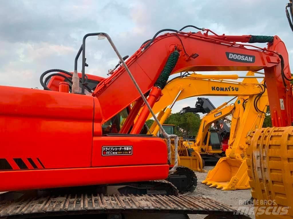 Doosan DX 225 LC Pásová rýpadla