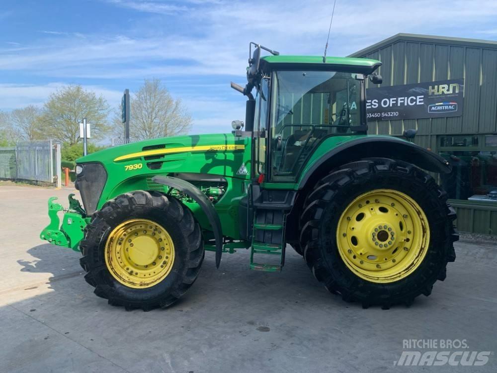 John Deere 7930 Traktory