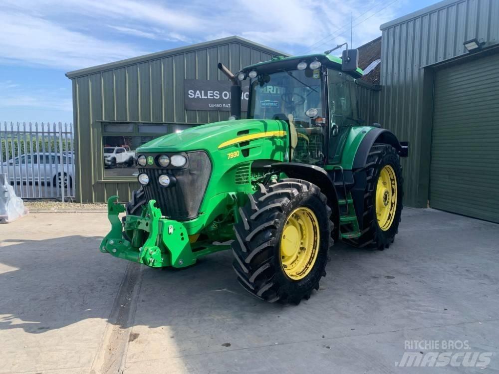 John Deere 7930 Traktory