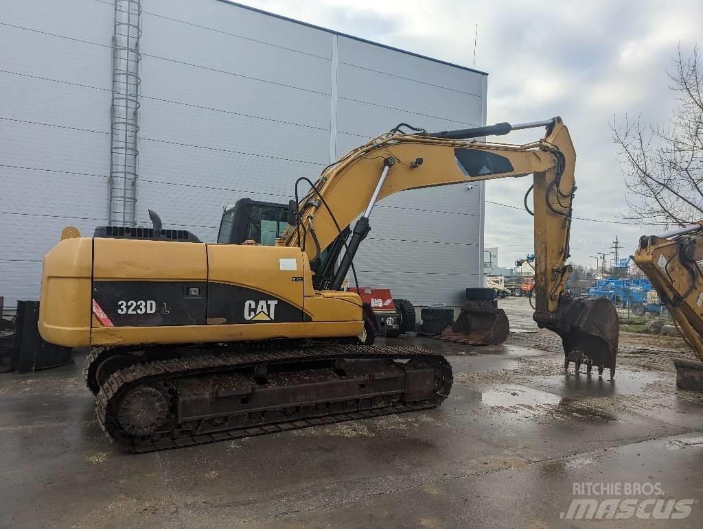 CAT 323 D Pásová rýpadla