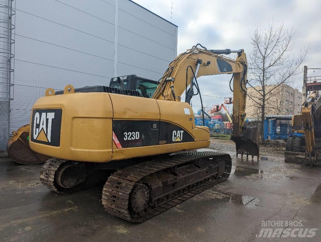 CAT 323 D Pásová rýpadla