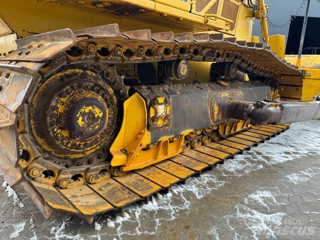 Komatsu D65PX-18 Pásové dozery
