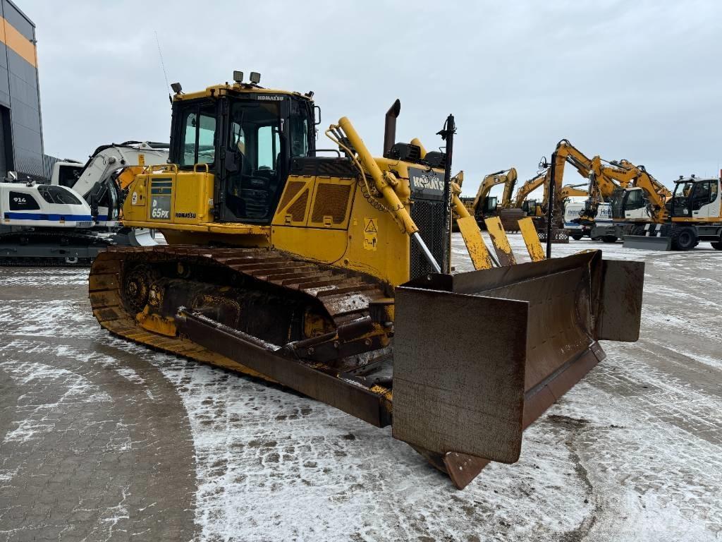 Komatsu D65PX-18 Pásové dozery