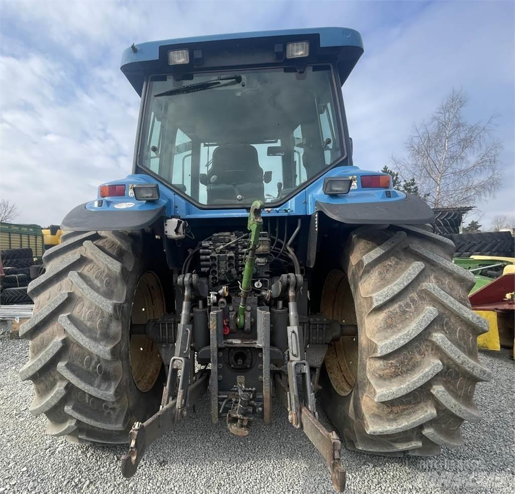 New Holland 8670 Traktory