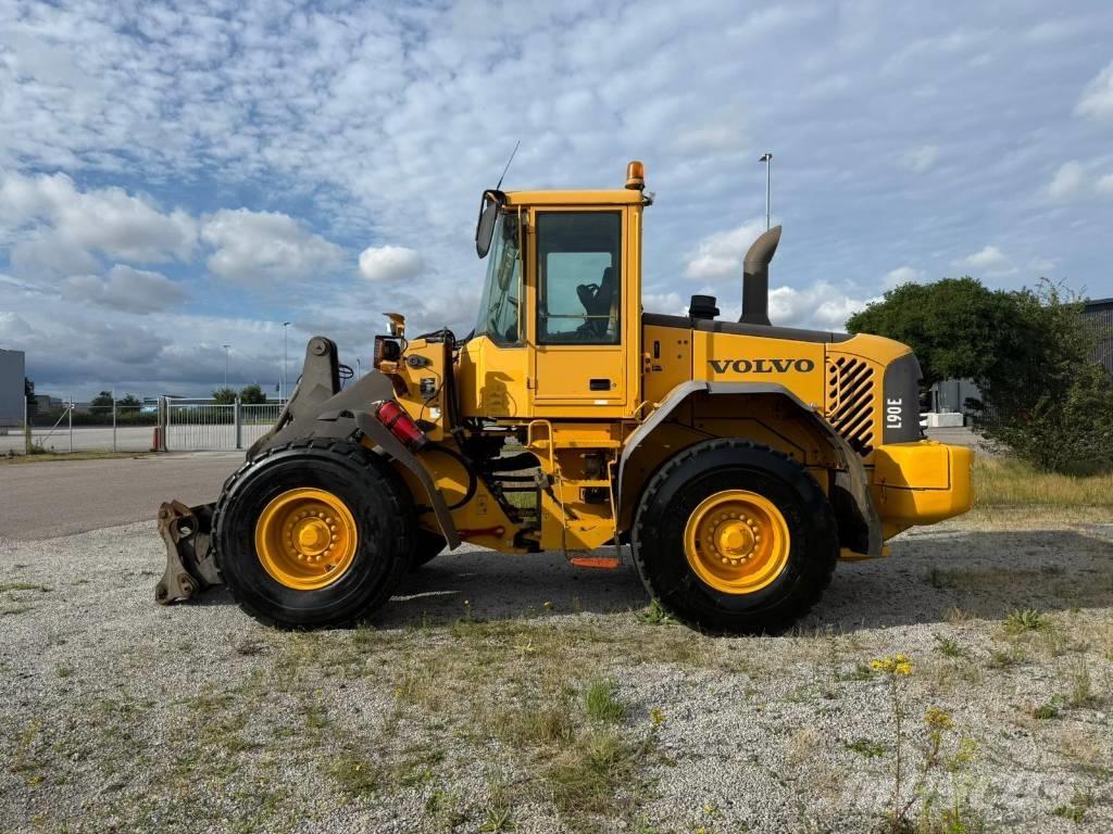 Volvo L 90 E Kolové nakladače