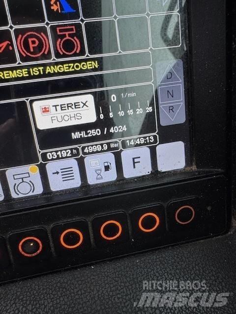 Fuchs TEREX 250MHL Stroje pro manipulaci s odpadem