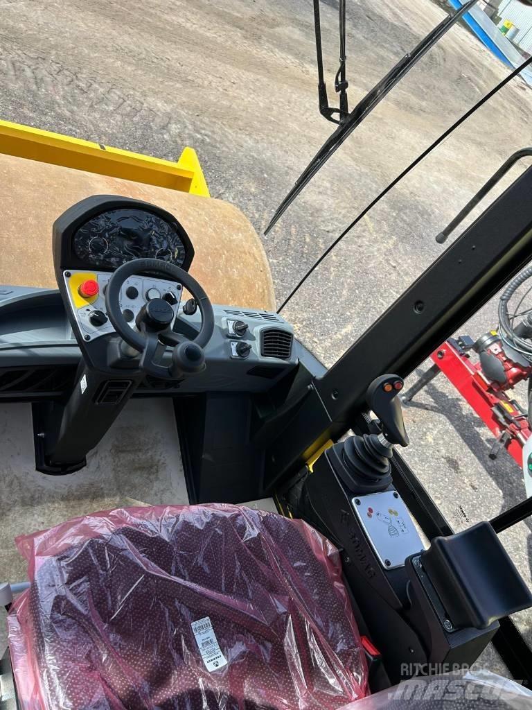 Bomag BW 211 D5 Půdní kompaktory