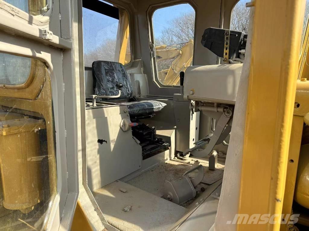 CAT D 8 K Pásové dozery