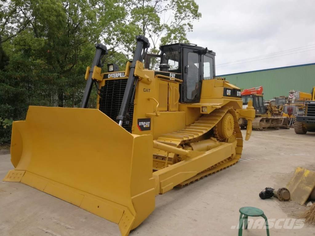 CAT D 7 R Pásové dozery
