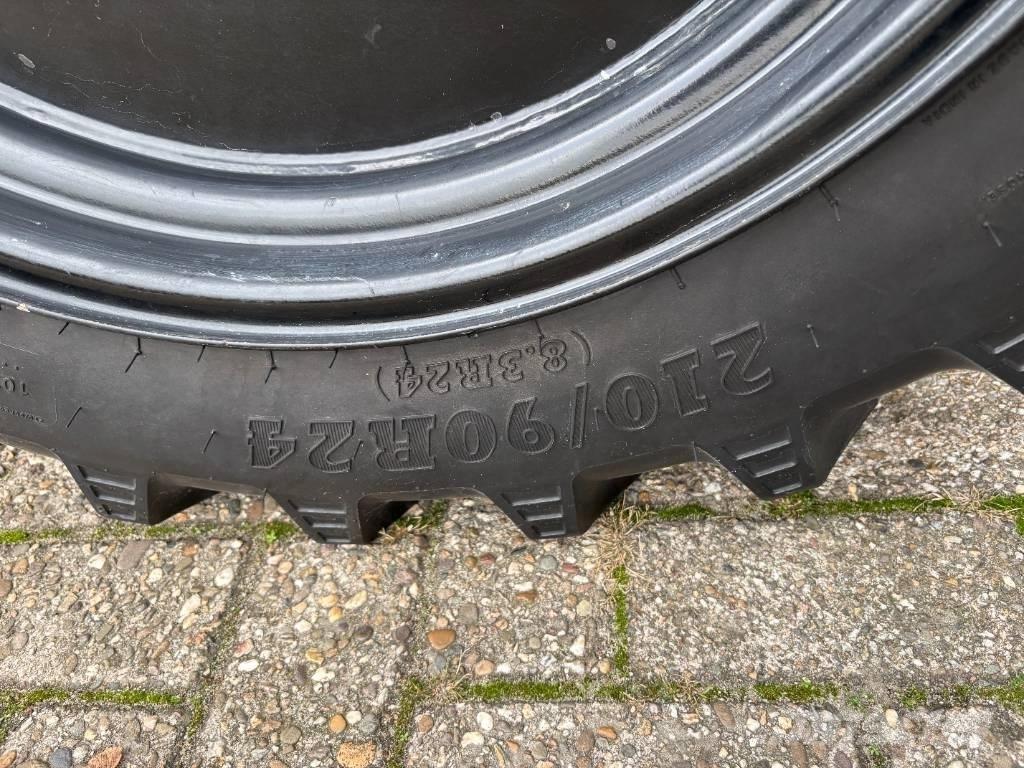 Kioti CK 3310 HST Kompaktní traktory
