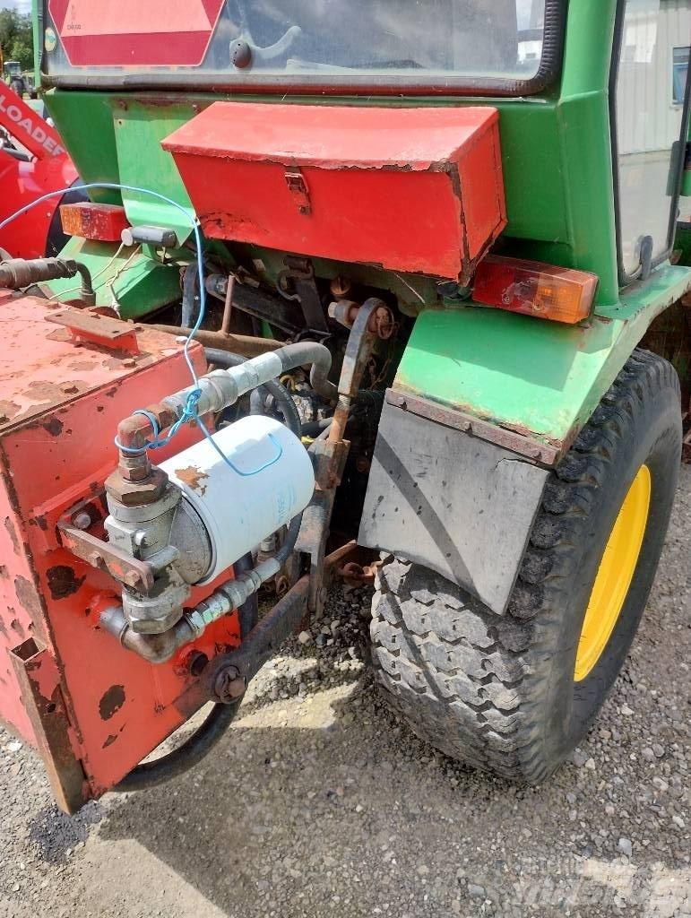 John Deere 955 Kompaktní traktory