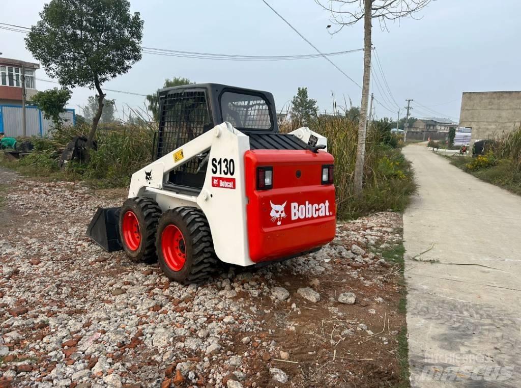 Bobcat S 130 Smykem řízené nakladače