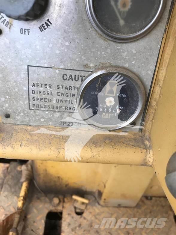 CAT D6C Pásové dozery