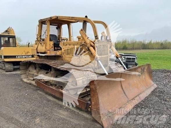 Komatsu D65P-7 Pásové dozery