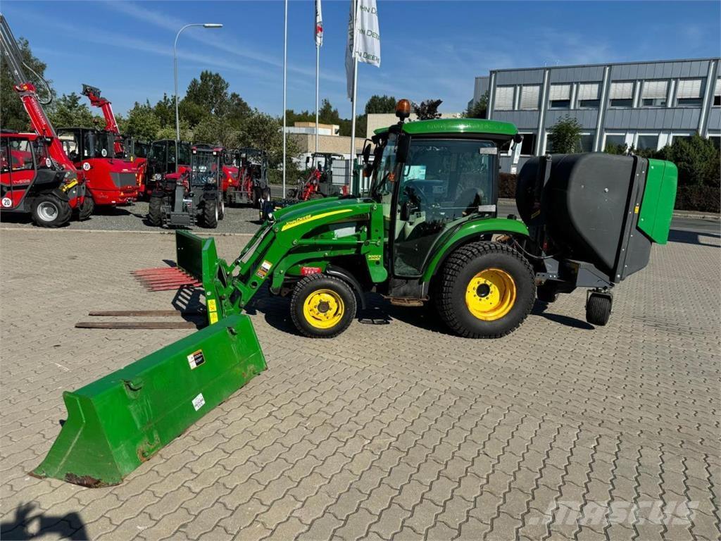 John Deere 3720 Kompaktní traktory