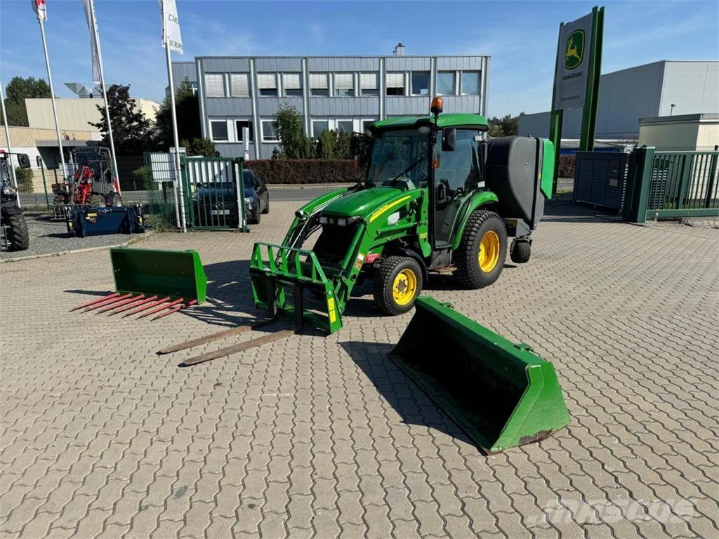 John Deere 3720 Kompaktní traktory