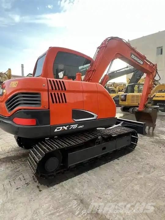 Doosan DX75-9C Midi rýpadla 7t - 12t