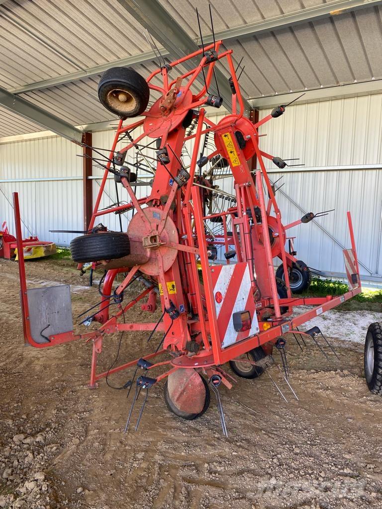 Kuhn GF 6502 Obraceče a shrabovače sena