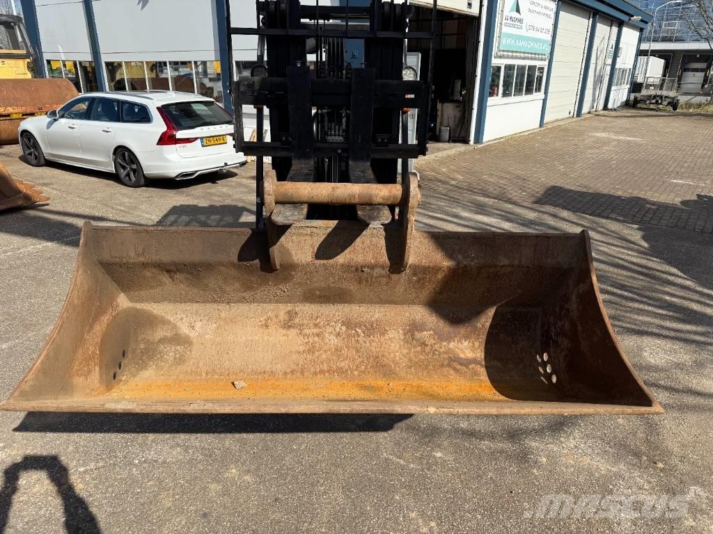 Komatsu HB 215 LC-2 Pásová rýpadla