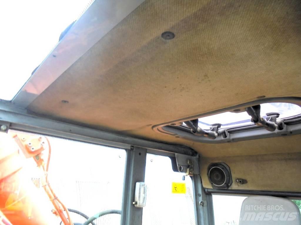 Hitachi FH 130 W-3 Kolová rýpadla