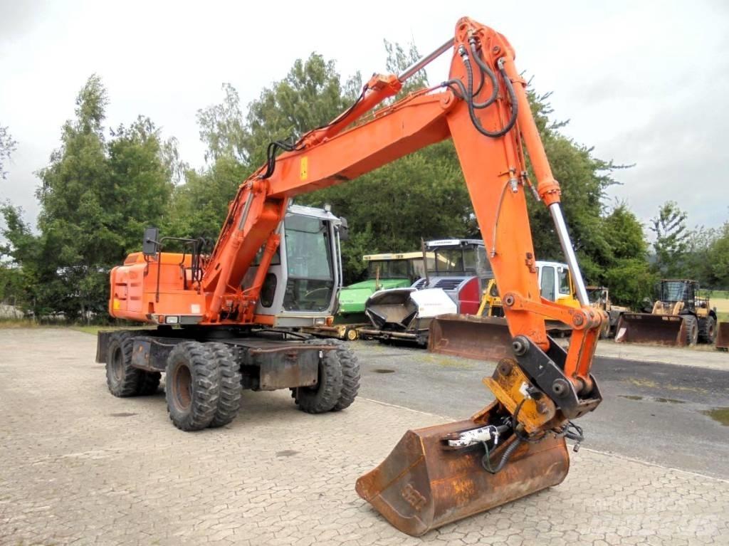 Hitachi FH 130 W-3 Kolová rýpadla