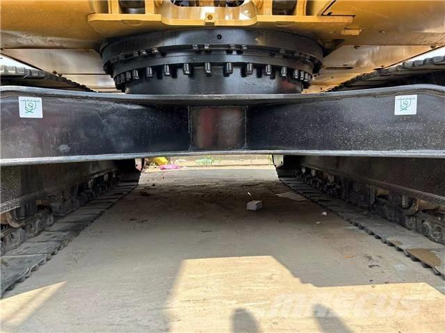 CAT 320 D Pásová rýpadla