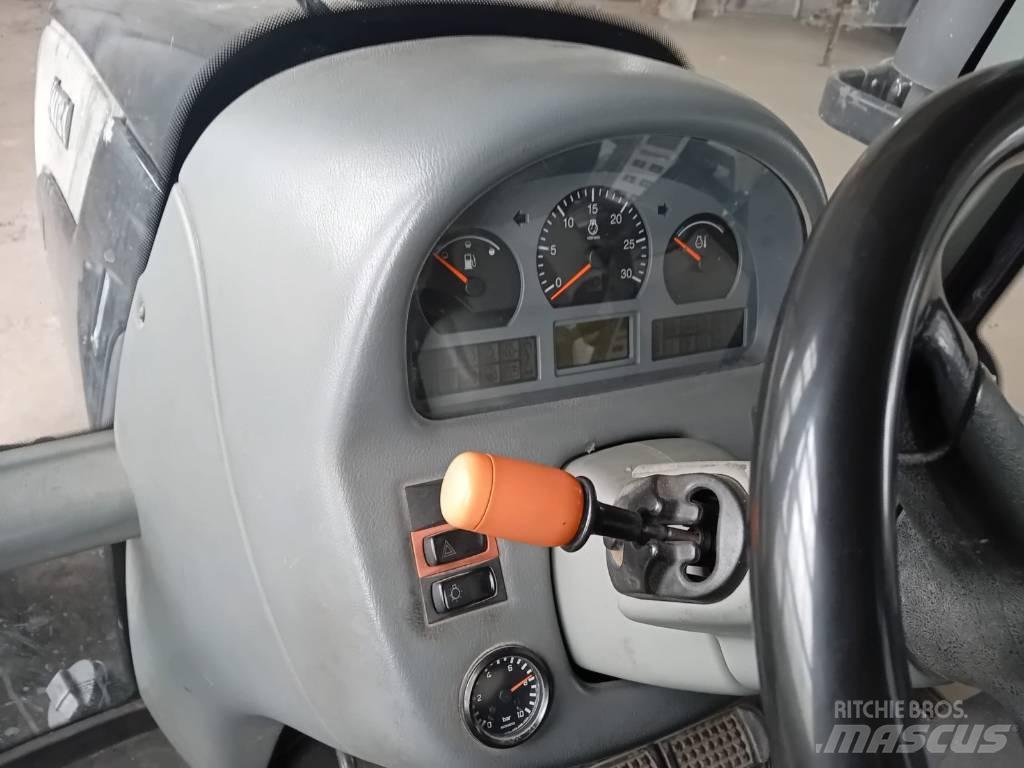 Valtra T 171 Traktory