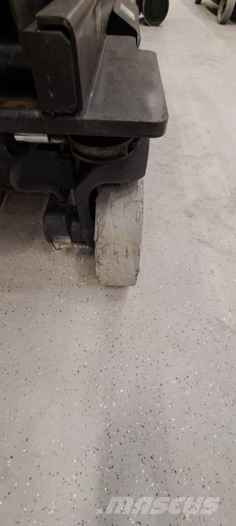 JLG 3246 ES Nůžková zvedací plošina