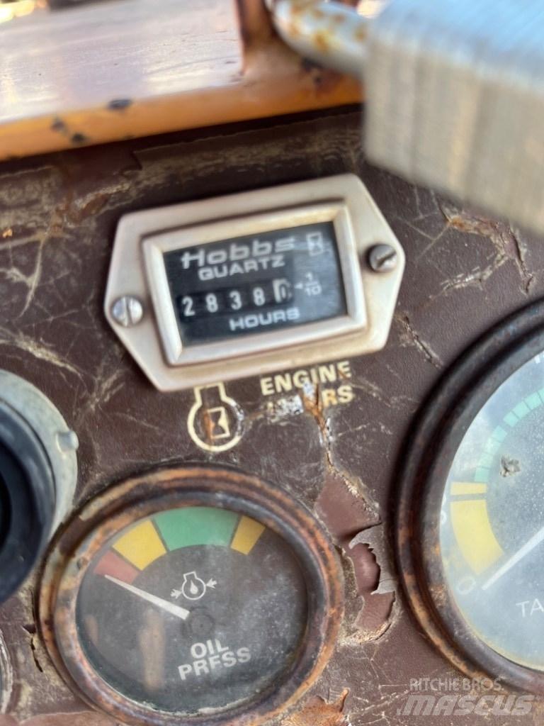 CASE 850 C Pásové dozery