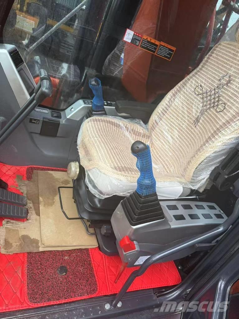 Doosan DX 225 Pásová rýpadla