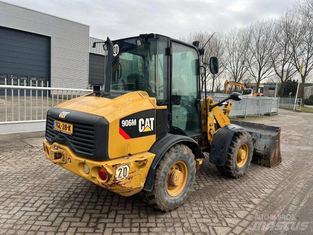 CAT 906 M Kolové nakladače
