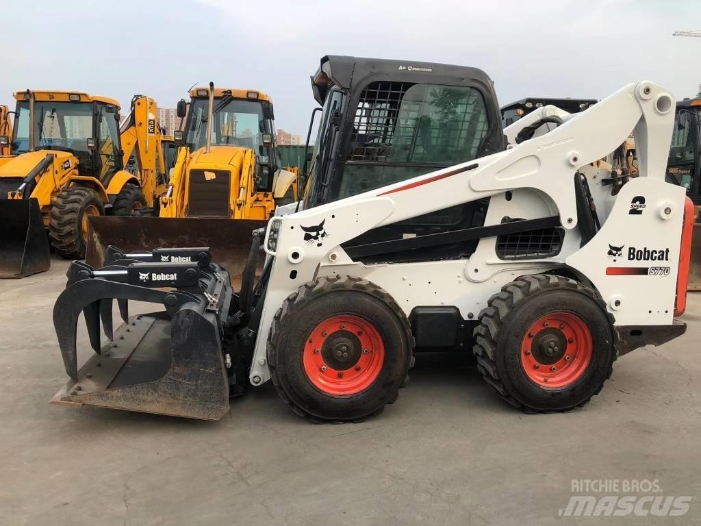 Bobcat S770 Smykem řízené nakladače