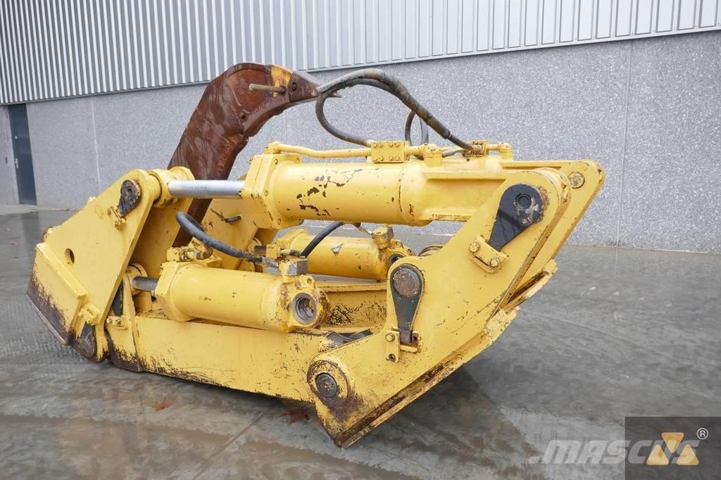 CAT D9H Ripper Ostatní komponenty